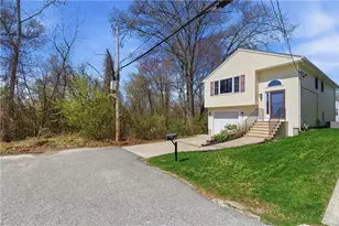 57 Ballou St, Cumberland, RI 02864 - Photo 4