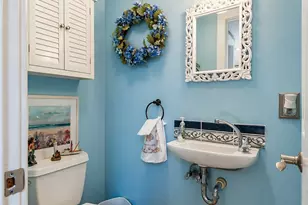 111 Wannamoisett Rd, East Providence, RI 02914 - Photo 18