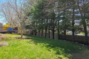 111 Wannamoisett Rd, East Providence, RI 02914 - Photo 30