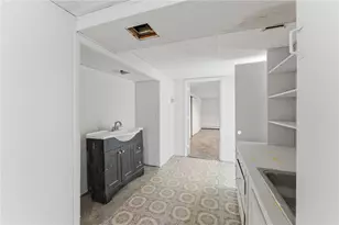 102 Overhill Rd, Providence, RI 02906 - Photo 32