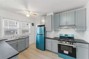 102 Overhill Rd, Providence, RI 02906 - Photo 12