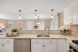 20 Narragansett Ave, Narragansett, RI 02882 - Photo 8