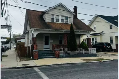 2 Parkview Avenue, Providence, RI 02905 - Photo 1