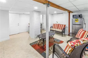 651 Pleasant Valley Pkwy, Providence, RI 02908 - Photo 38