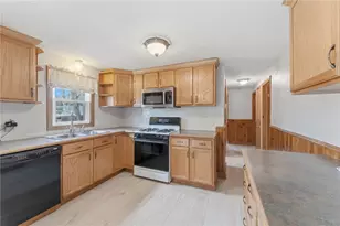 11 Nathan Rd, Warwick, RI 02889 - Photo 4
