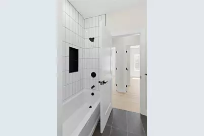 35 Mount Pleasant Avenue, Providence, RI 02908 - Photo 24