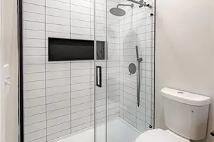 35 Mt Pleasant Ave, Providence, RI 02908 - Photo 20