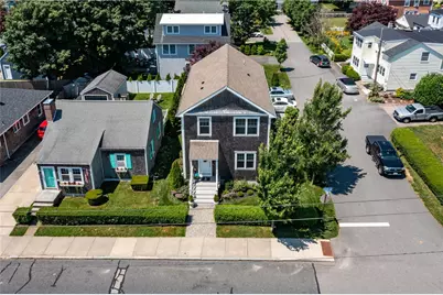 19 Eustis Avenue, Newport, RI 02840 - Photo 32