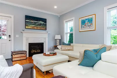 19 Eustis Avenue, Newport, RI 02840 - Photo 14