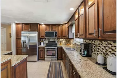 7 Jennifer Drive, Bristol, RI 02809 - Photo 4