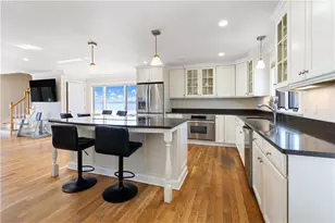 177 Seaconnet Blvd, Portsmouth, RI 02871 - Photo 4