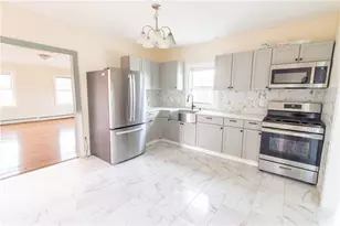 14 Shafter St, Providence, RI 02909 - Photo 2