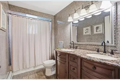 149 Rowe Avenue, Pawtucket, RI 02861 - Photo 18