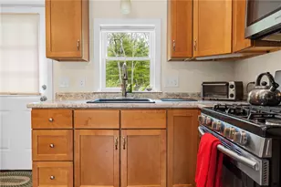 400 Gravelly Hill Rd, South Kingstown, RI 02879 - Photo 12