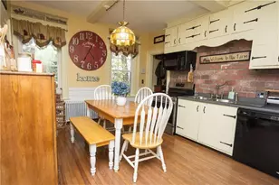 70 Woodland Rd, Woonsocket, RI 02895 - Photo 4