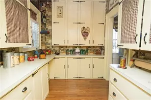 70 Woodland Rd, Woonsocket, RI 02895 - Photo 6