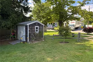 41 Dudley Ave, Newport, RI 02840 - Photo 32