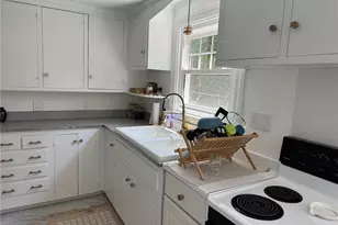 41 Dudley Ave, Newport, RI 02840 - Photo 12
