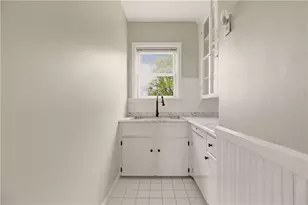 29 Prospect St, Bristol, RI 02809 - Photo 8