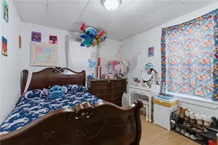 41 Utton Ave, Pawtucket, RI 02860 - Photo 8