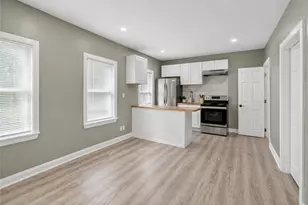 15 Baltimore St, Providence, RI 02909 - Photo 14