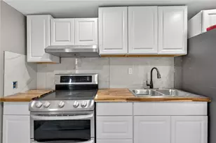 15 Baltimore St, Providence, RI 02909 - Photo 8