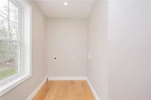 35 Glendale Ave, Tiverton, RI 02878 - Photo 16