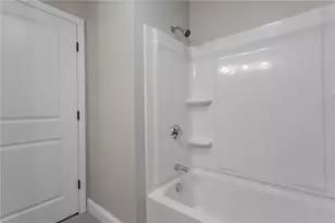 35 Glendale Ave, Tiverton, RI 02878 - Photo 14