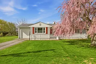 58 Redwood Rd, Portsmouth, RI 02871 - Photo 2