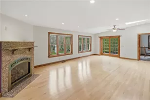 23 Hillcrest Rd, South Kingstown, RI 02879 - Photo 12