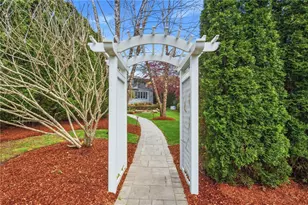 23 Hillcrest Rd, South Kingstown, RI 02879 - Photo 2