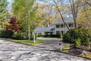 100 Joseph Ct, Warwick, RI 02886 - Photo 2