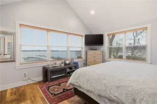 1124 Narragansett Blvd, Cranston, RI 02905 - Photo 24