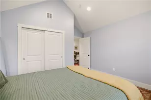 1124 Narragansett Blvd, Cranston, RI 02905 - Photo 34