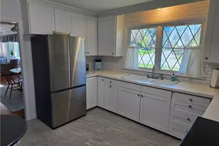 71 Kenyon Ave, South Kingstown, RI 02879 - Photo 12