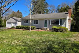 71 Kenyon Ave, South Kingstown, RI 02879 - Photo 2