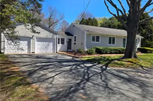 71 Kenyon Ave, South Kingstown, RI 02879 - Photo 4