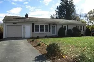 1067 Bark St, Swansea, MA 02777 - Photo 2