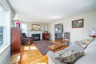 33 Pilgrim Dr, Warwick, RI 02888 - Photo 12