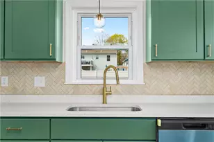 20 E Barrows St, Cumberland, RI 02864 - Photo 4