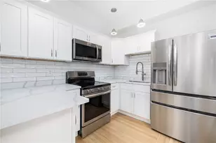 54 Sutton St, Providence, RI 02903 - Photo 8