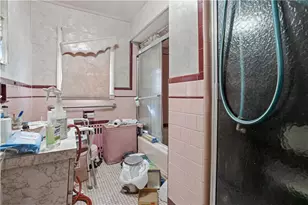 66 Edgehill Rd, Providence, RI 02906 - Photo 16