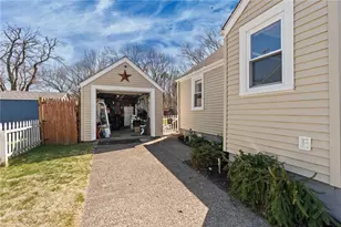 19 Annette Ave, Pawtucket, RI 02861 - Photo 32