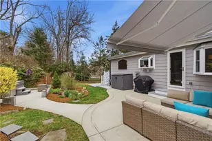 17 Morpheus Dr, Cumberland, RI 02864 - Photo 2