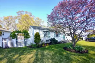 26 Potomac Rd, Warwick, RI 02888 - Photo 2