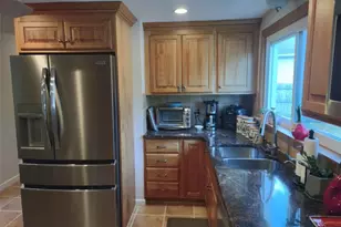 26 Potomac Rd, Warwick, RI 02888 - Photo 6