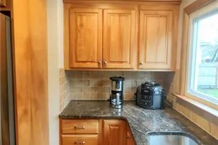 26 Potomac Rd, Warwick, RI 02888 - Photo 8