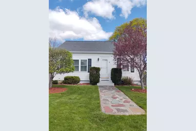 21 Urban Avenue, Pawtucket, RI 02860 - Photo 2