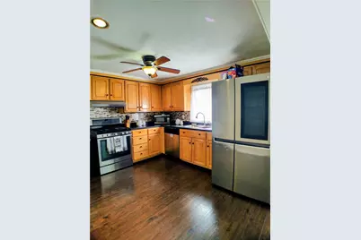 21 Urban Avenue, Pawtucket, RI 02860 - Photo 4