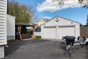 21 Urban Ave, Pawtucket, RI 02860 - Photo 28